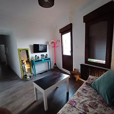 Homestay En El Atico De Tona Mirando A La Bahia De Santander