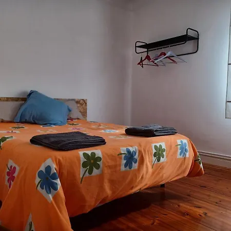 Alloggio in famiglia En El Atico De Tona Mirando A La Bahia De *