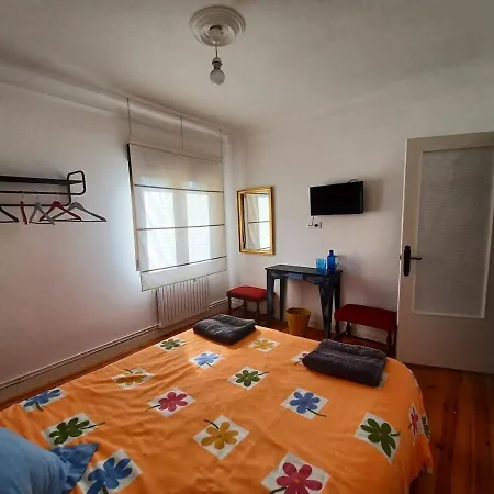 En El Atico De Tona Mirando A La Bahia De 桑坦德