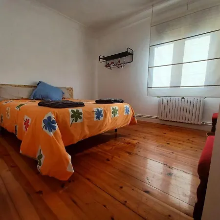 En El Atico De Tona Mirando A La Bahia De