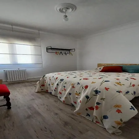 En El Atico De Tona Mirando A La Bahia De Alloggio in famiglia Santander