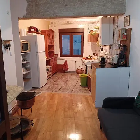 En El Atico De Tona Mirando A La Bahia De Santander