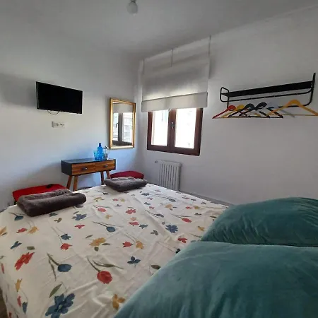 Séjour chez l'habitant En El Atico De Tona Mirando A La Bahia De