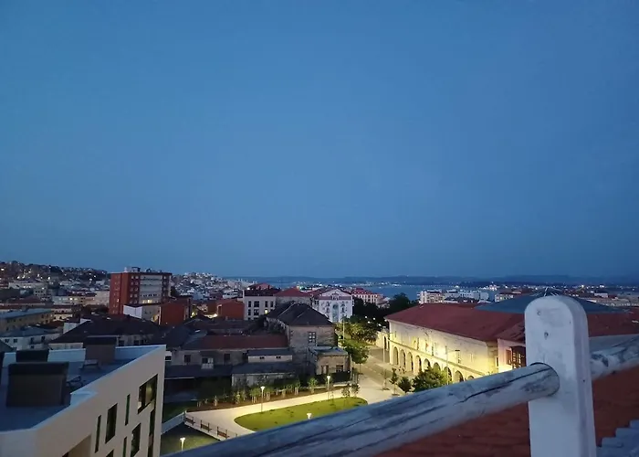 En El Atico De Tona Mirando A La Bahia De Santander