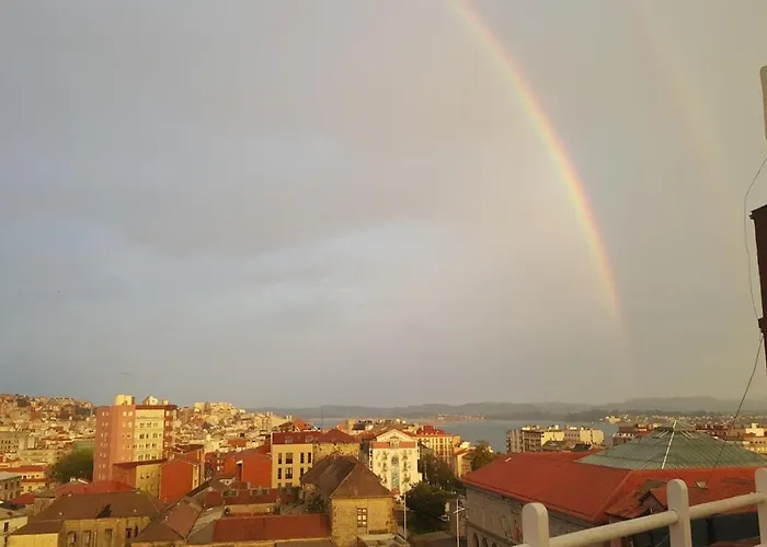 En El Atico De Tona Mirando A La Bahia De Santander