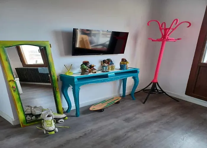 Homestay En El Atico De Tona Mirando A La Bahia De *