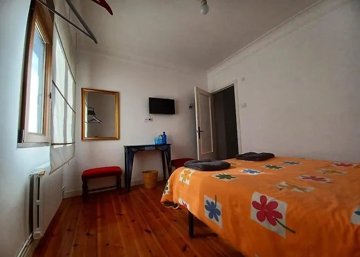 Séjour chez l'habitant En El Atico De Tona Mirando A La Bahia De