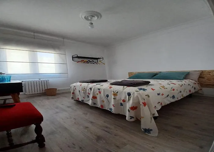 En El Atico De Tona Mirando A La Bahia De *