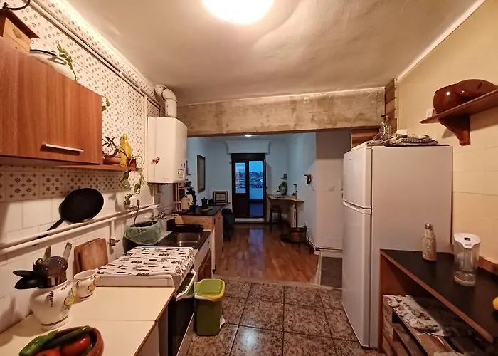 En El Atico De Tona Mirando A La Bahia De * Santander