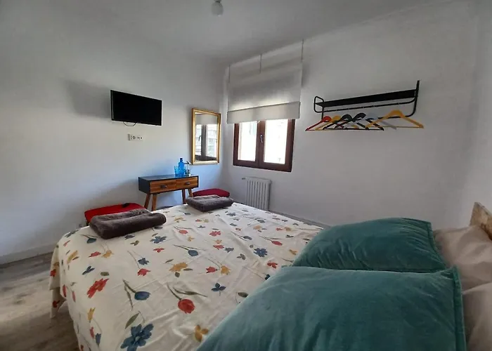 Homestay En El Atico De Tona Mirando A La Bahia De