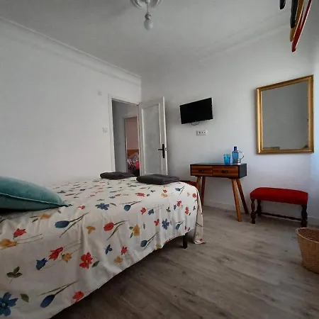 Homestay En El Atico De Tona Mirando A La Bahia De Santander